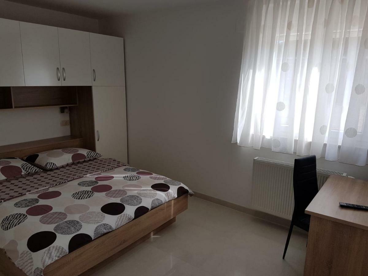 Apartman Ana 波拉特 外观 照片